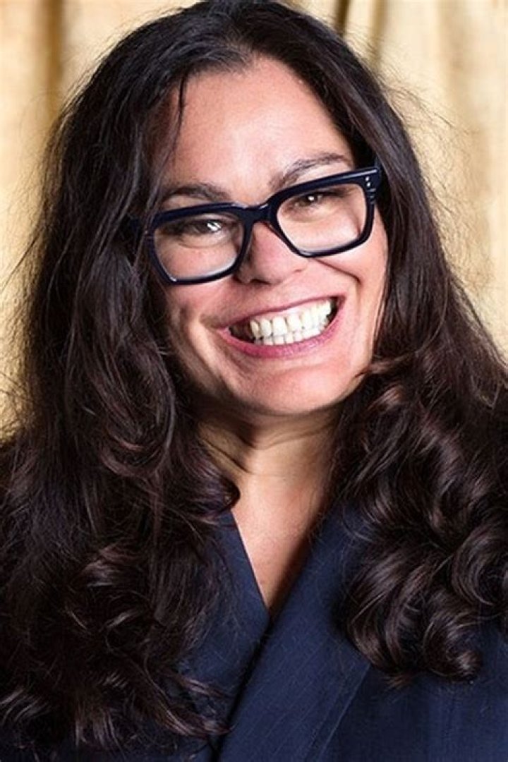 Actress Rachel House is single and is not married.