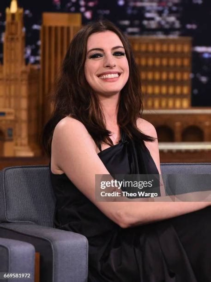Anne Hathaway Visits "Late Night With Jimmy Fallon"