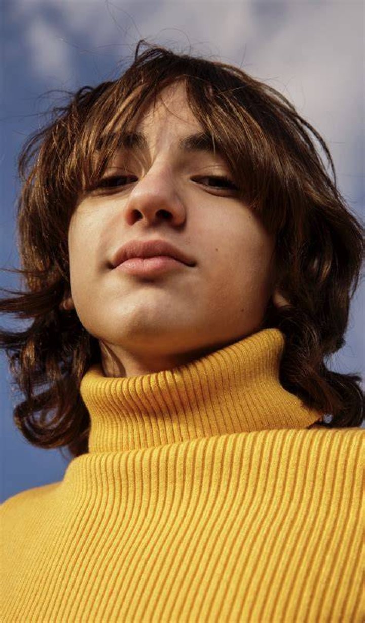 Azhy Robertson photo