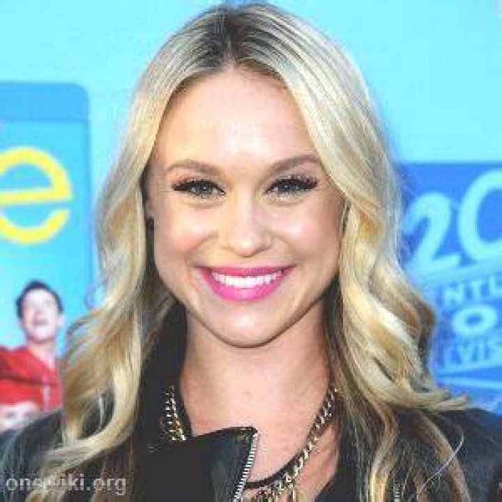 Becca Tobin Bio (Wiki) 