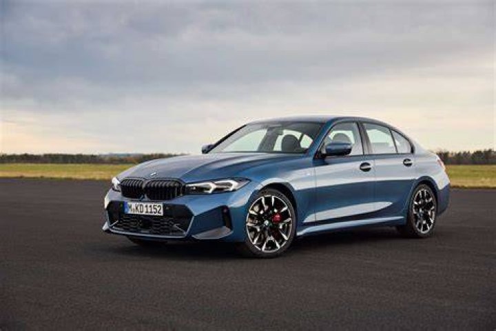 BMW i330 series