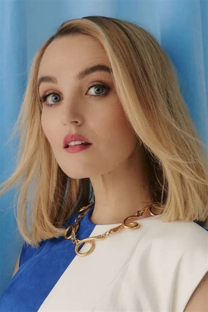 Chloe Fineman Bio (Wiki) 