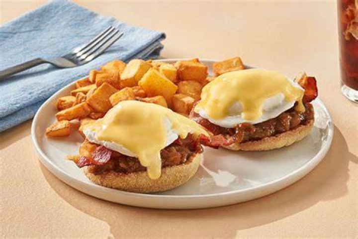 Does IHOP do eggs Benedict?