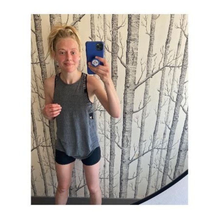 Elen Rhys has a lean body.