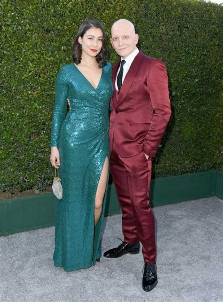 Gia Olimp and her husband, Anthony Carrigan, appeared together at 25th annual Screen Guilds Award.