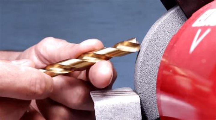 How do you sharpen a paddle bit?