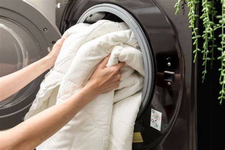 How do you wash a silk comforter?