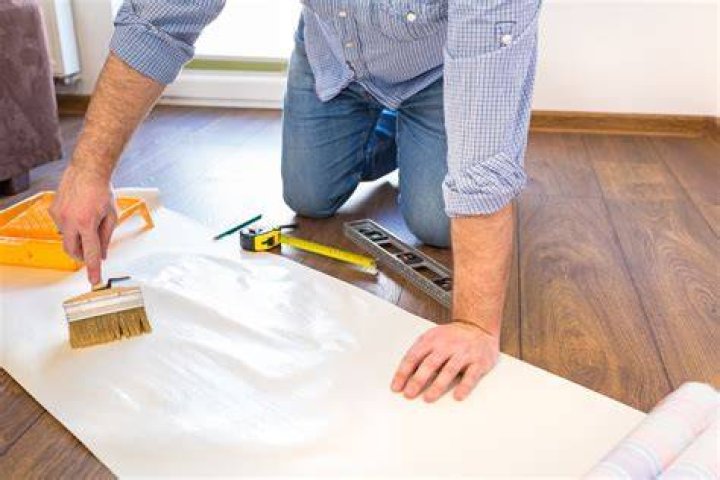 How long does wallpaper paste take to dry?