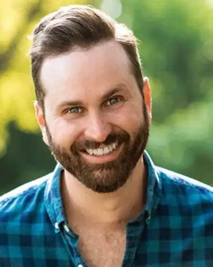 Ian Sinclair - Age, Family, Bio