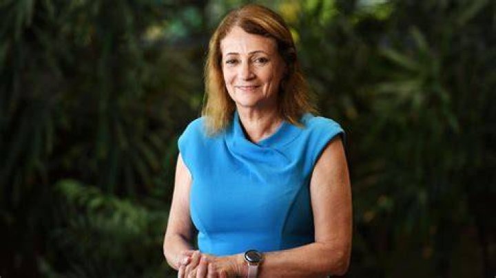 Jenny Hill with her co-anchor for outdoor news. personal life, married, partner, wedding details and marital informations