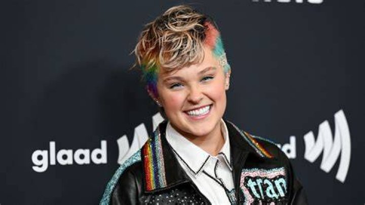 JoJo Siwa Now - Hosts