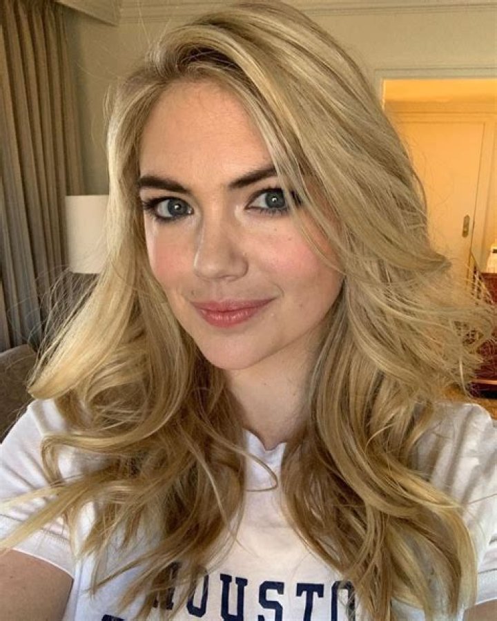 Kate Upton taking a selfie during a breastfeeding session with her new-born daughter.