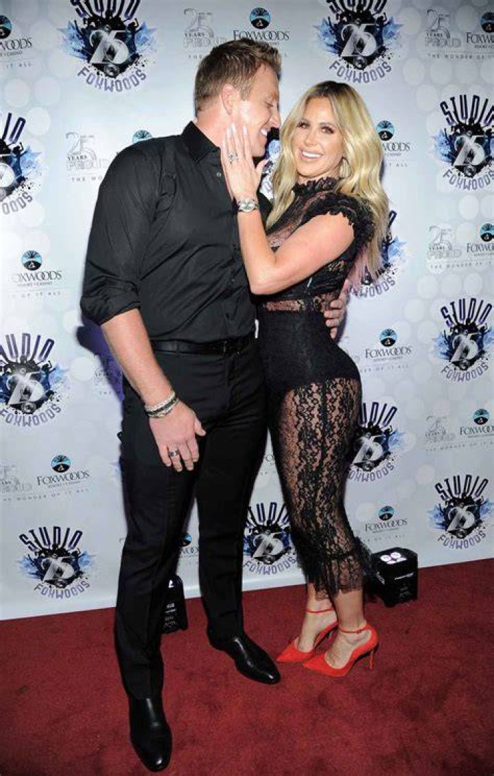 Kroy Biermann loves playing with his pet dog