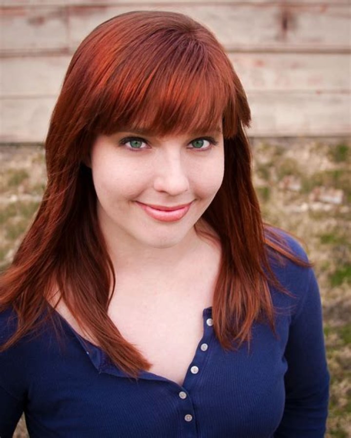 Lindsay Jones Bio (Wiki) 