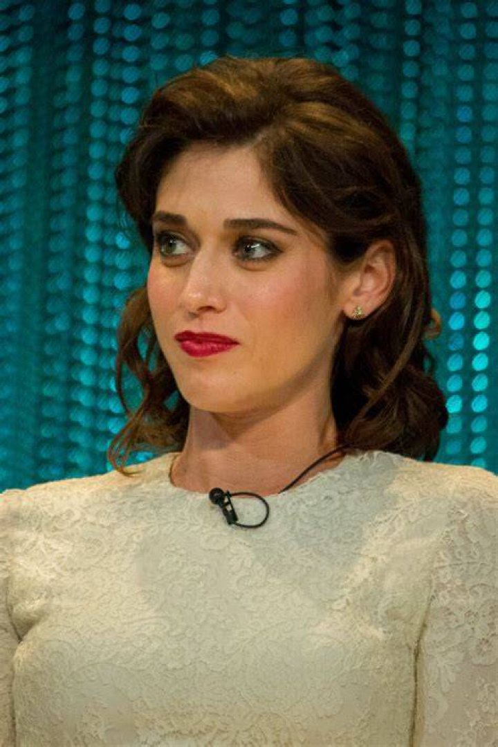 Lizzy Caplan Highlights