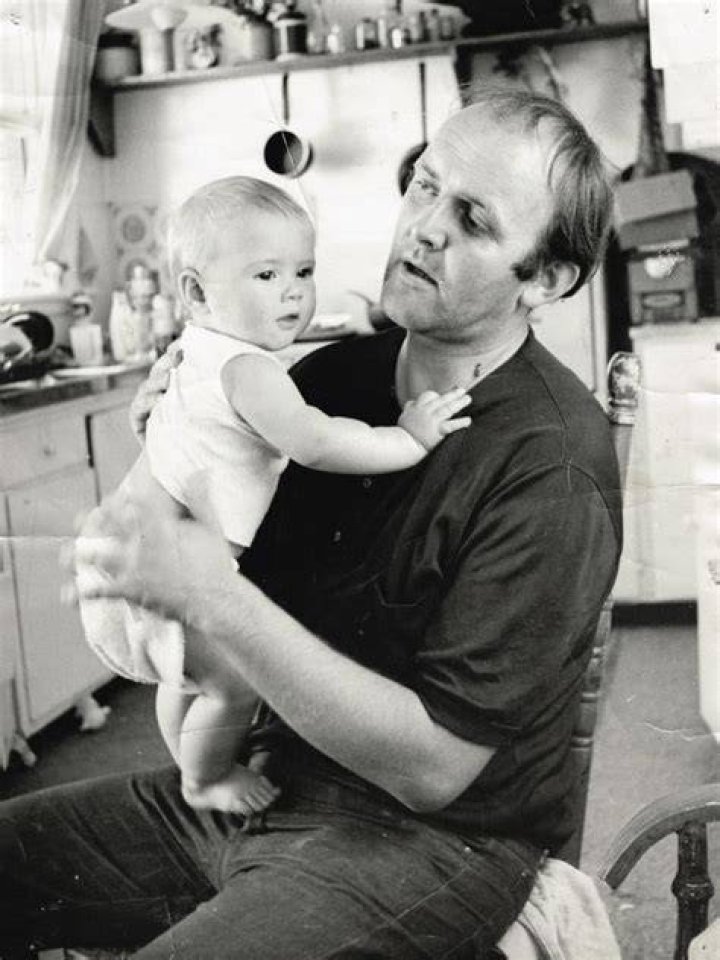 Louise Olsen father
