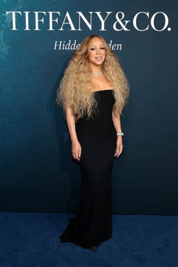 Mariah Carey posing
