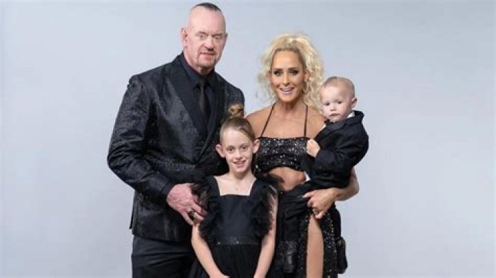 Michelle McCool - Age, Family, Bio