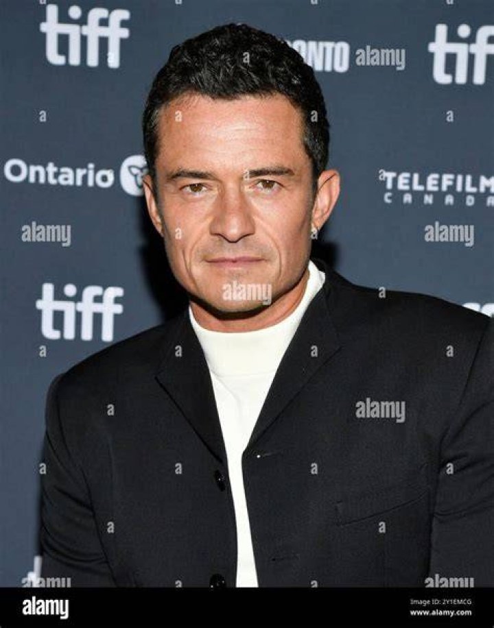 Orlando Bloom at the premiere for "the hobbit"