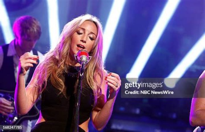 Ashley Monroe shley Monroe