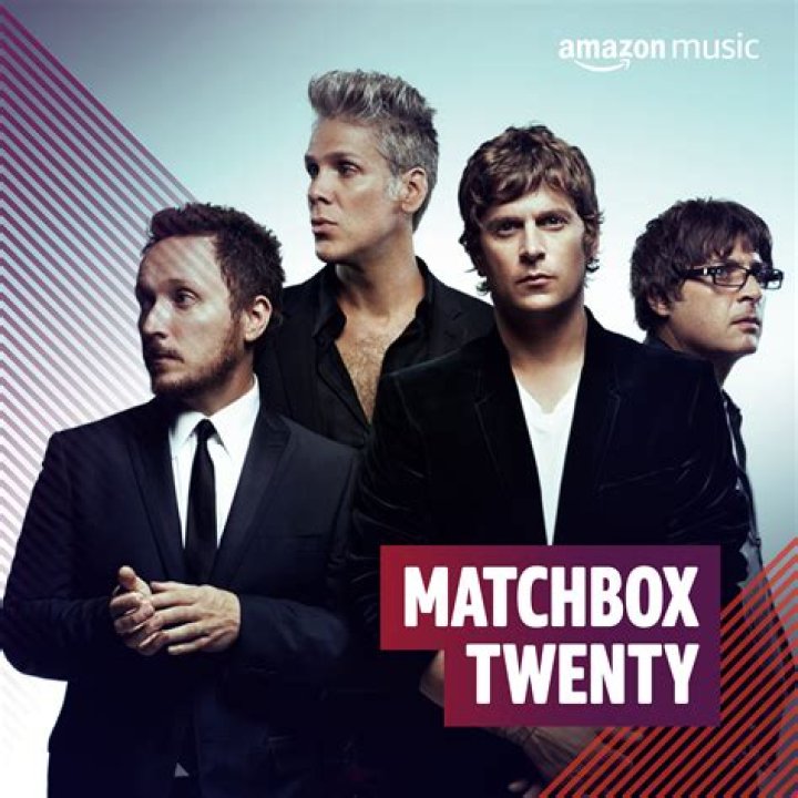 The Matchbox Twenty's lead singer Rob Thomas shared a son Maison Avery William Thomas with her former love partner.