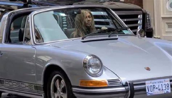 What car does Jennifer Aniston drive?