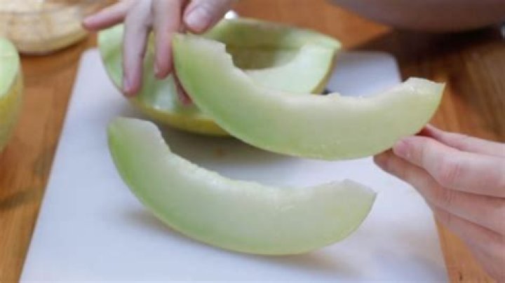 What does a lemon drop melon taste like?