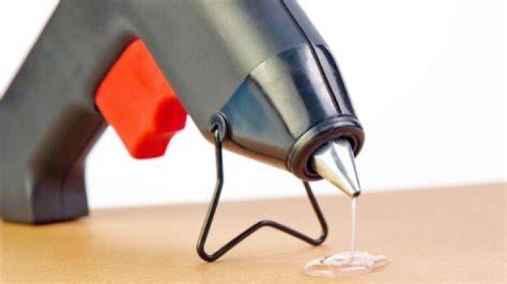 Will hot glue melt solder?